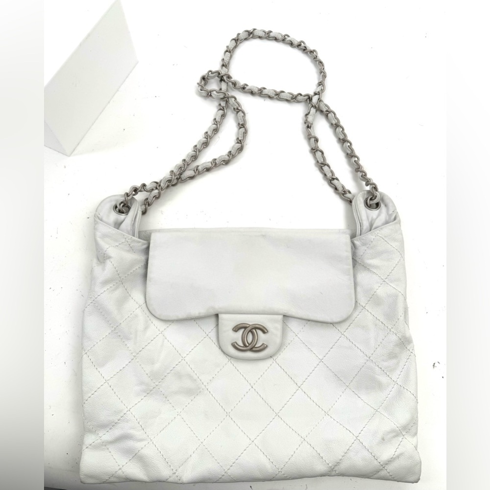 Chanel White Leather Rare Runway Archived Shoulder Bag w/Silver Hardware - Picture 6 of 17